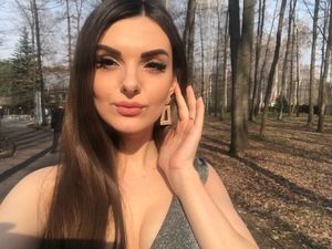 Meet your Posher, Ariana